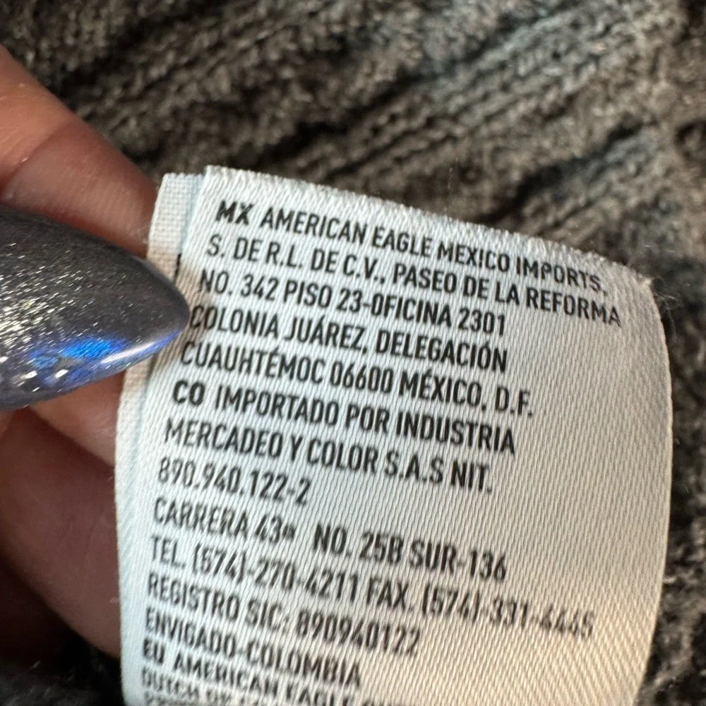 American Eagle Gray Cable Knit Sweater Size Large